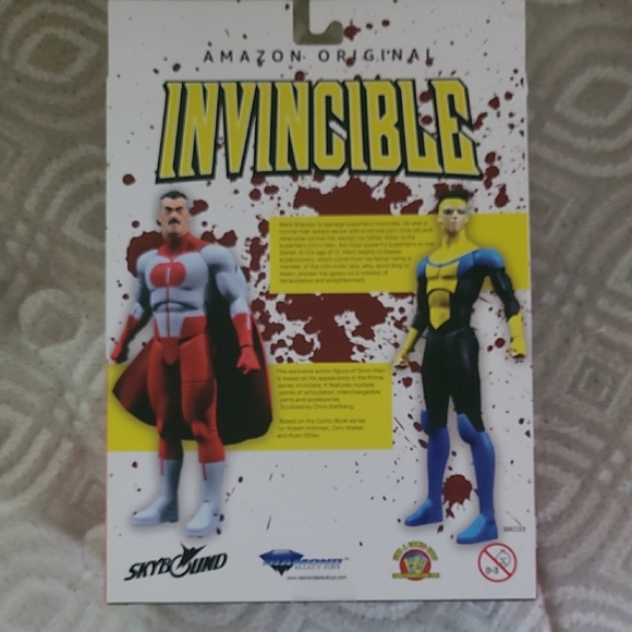 Invincible Omni-Man Deluxe Action Figure - Red and Blue - Picture 3 of 4